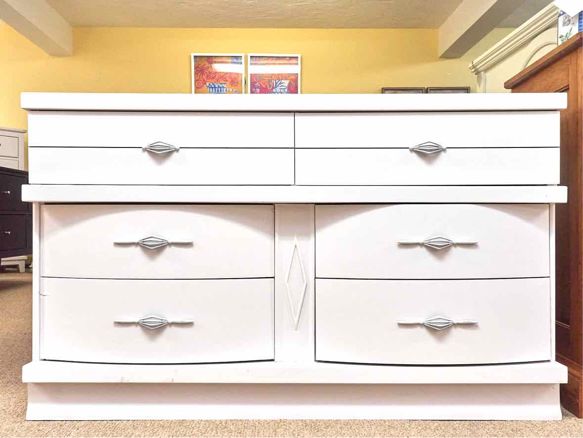 Harmony House 6 Drawer Dresser in Wildwood White Finish with Metal Pulls