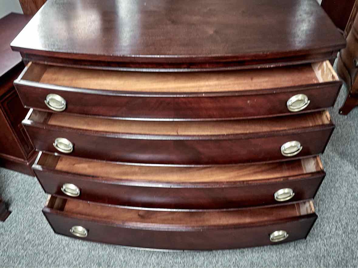 Mahogany Bow Front 4 Drawer Chest