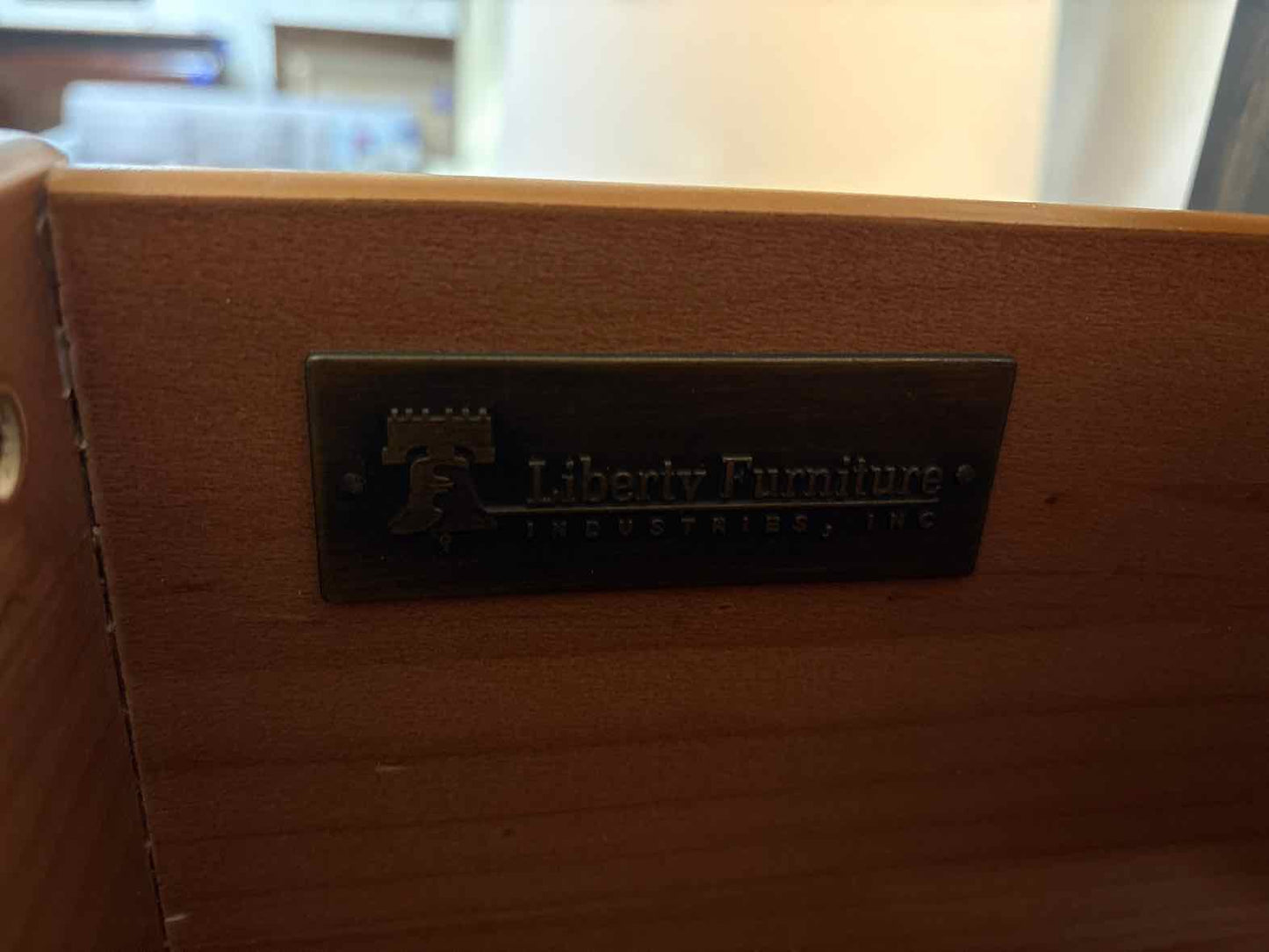 Liberty Furniture 5-drawer Dresser