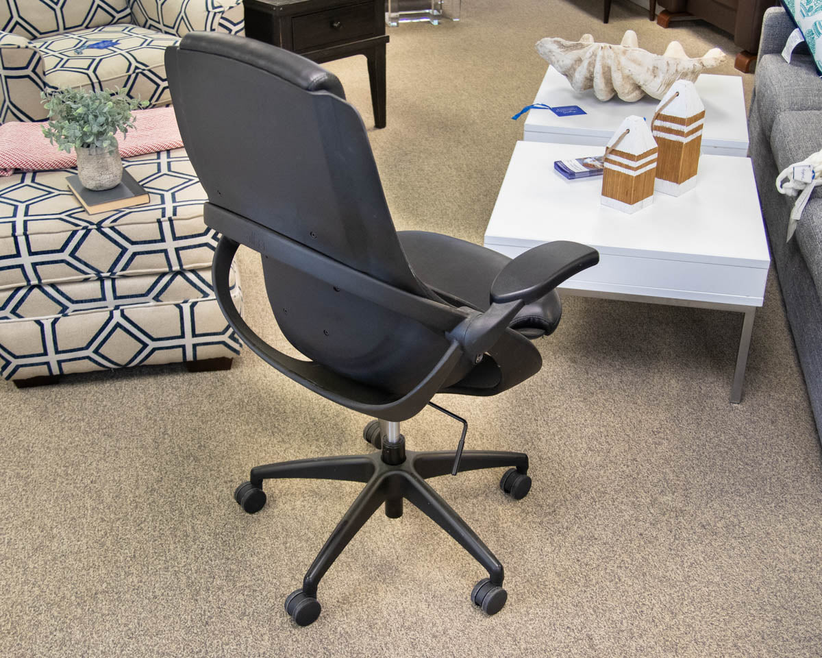All33 'BackStrong' 360 Swivel Office Chair