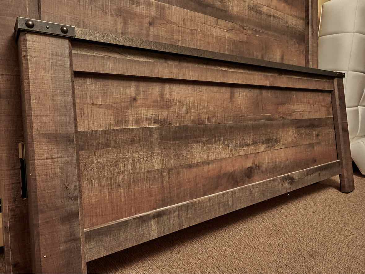 Driftwood Finish Plank Queen Bed Includes Siderails & Metal Rails