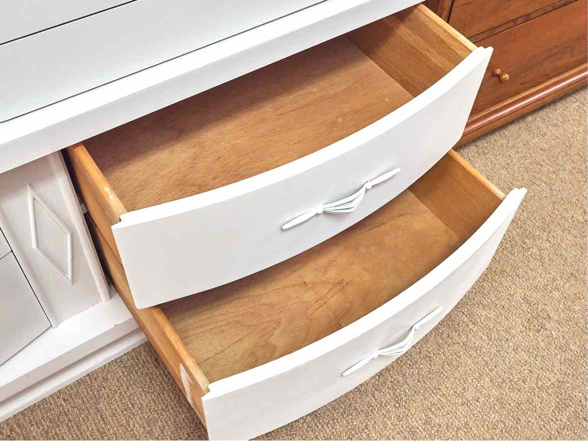 Harmony House 6 Drawer Dresser in Wildwood White Finish with Metal Pulls