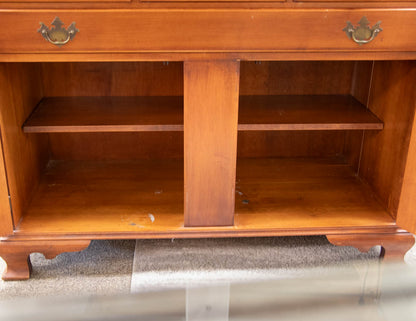 Rock Maple Colonial Hutch with Scallop Top