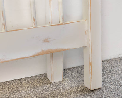 Moosehead Distressed Ivory Full Bed