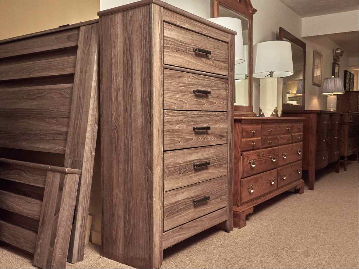 Ashley Furniture'Zelen' 5 Drawer Chest in Driftwood Finish Veneeer