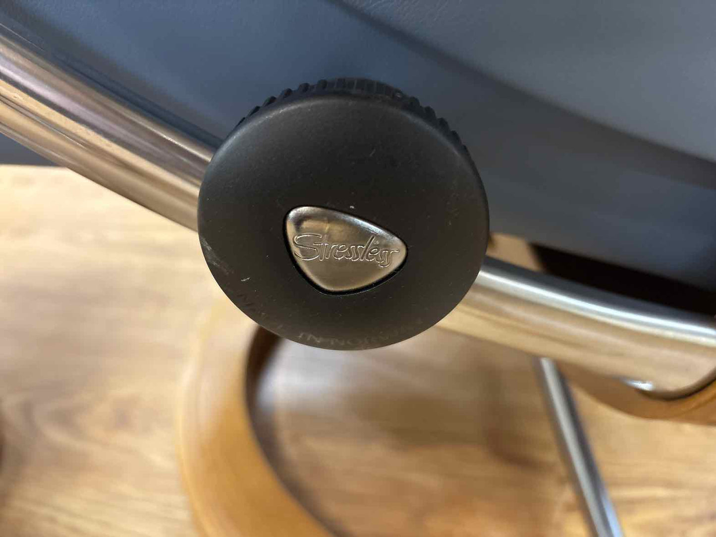 Ekornes Stressless 'Sunrise' Recliner & Ottoman