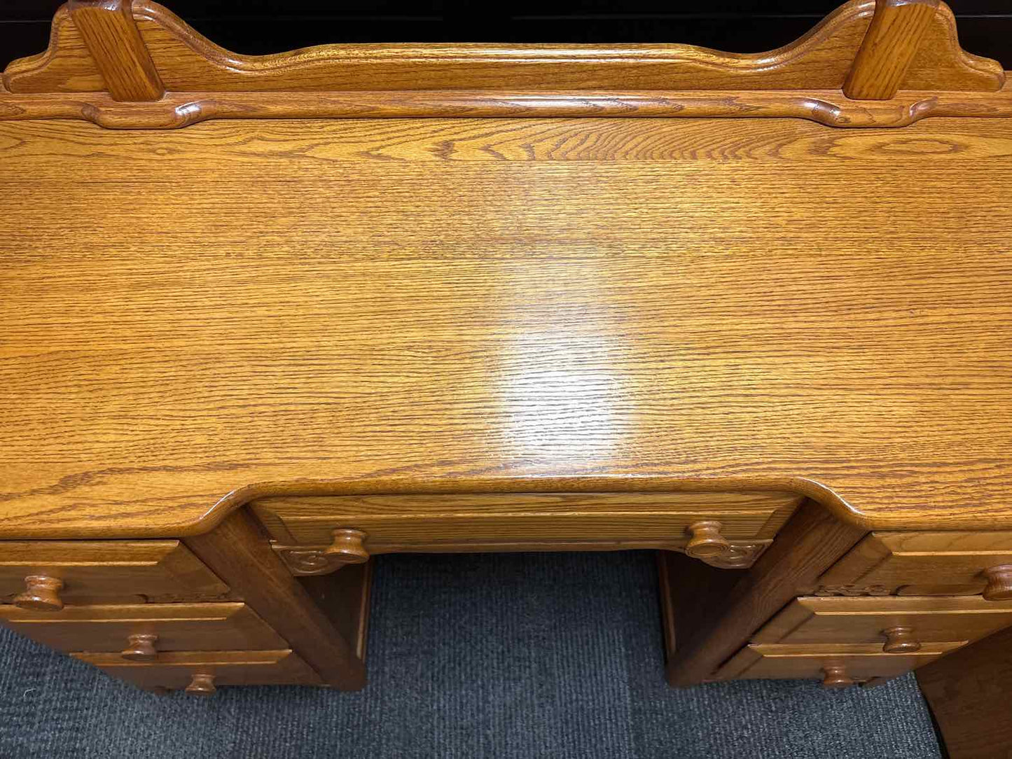 Cavred Oak Vanity with Stool