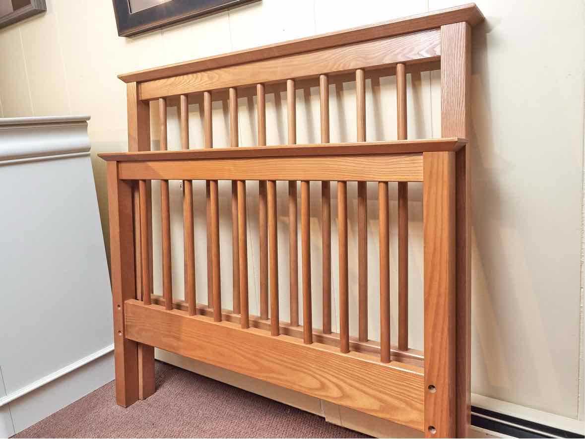 Vermont Tubbs 'Addison'  Solid Maple  Spindle Twin Bed