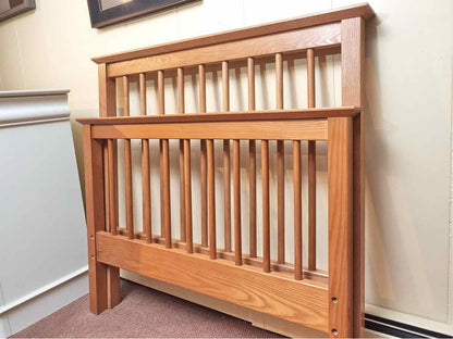 Vermont Tubbs 'Addison'  Solid Maple  Spindle Twin Bed