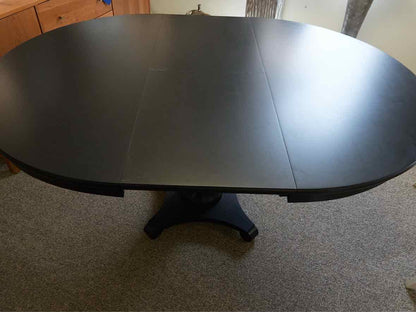Gat Creek " Meyer" Pedestal Dining Table with 1 18" Leaf