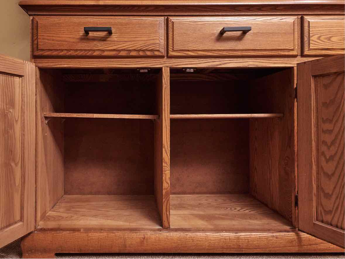 Bent Bros Colonial Oak  Hutch with 3 Glass Pane Doors & Dental Molding