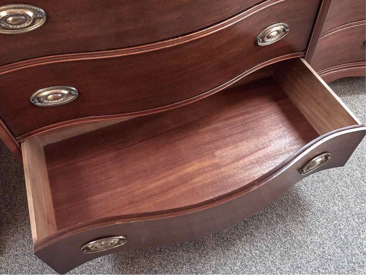Morganton Mahogany Serpentine 6 Drawer Tall Chest