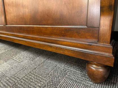 Liberty Furniture 'Rustic Traditions' King Sleigh Bed