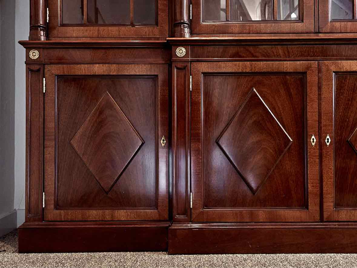 Kindel 'Kent' Mahogany Georgian Chippendale China Cabinet