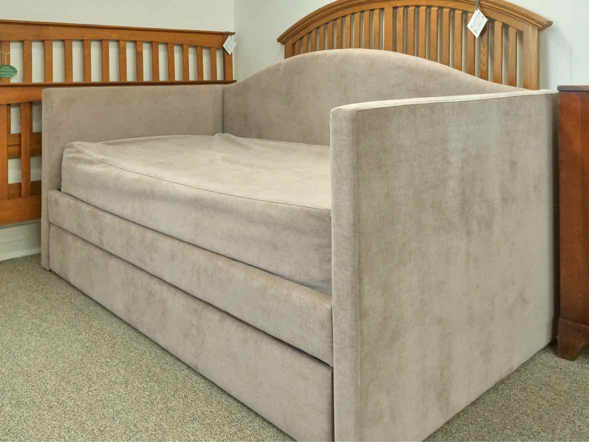 West Elm Carter Arched Twin Daybed with Trundle