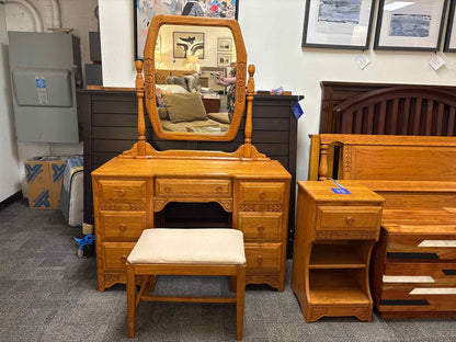 Cavred Oak Vanity with Stool