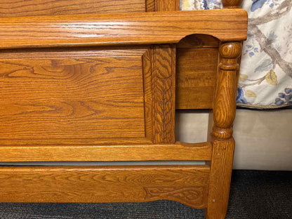 Carved Oak Full Bed