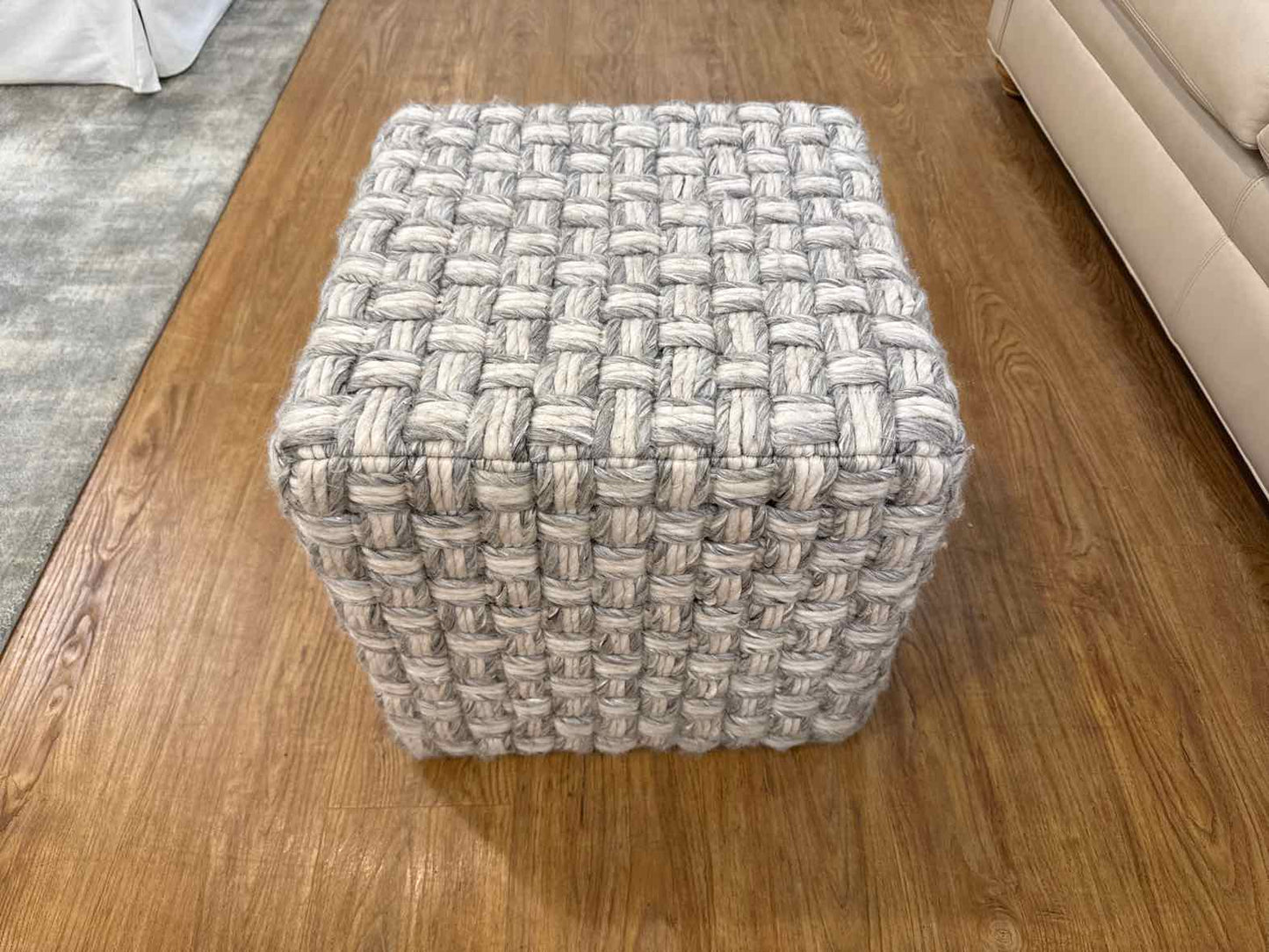 Surya 'Cordoba' Pouf