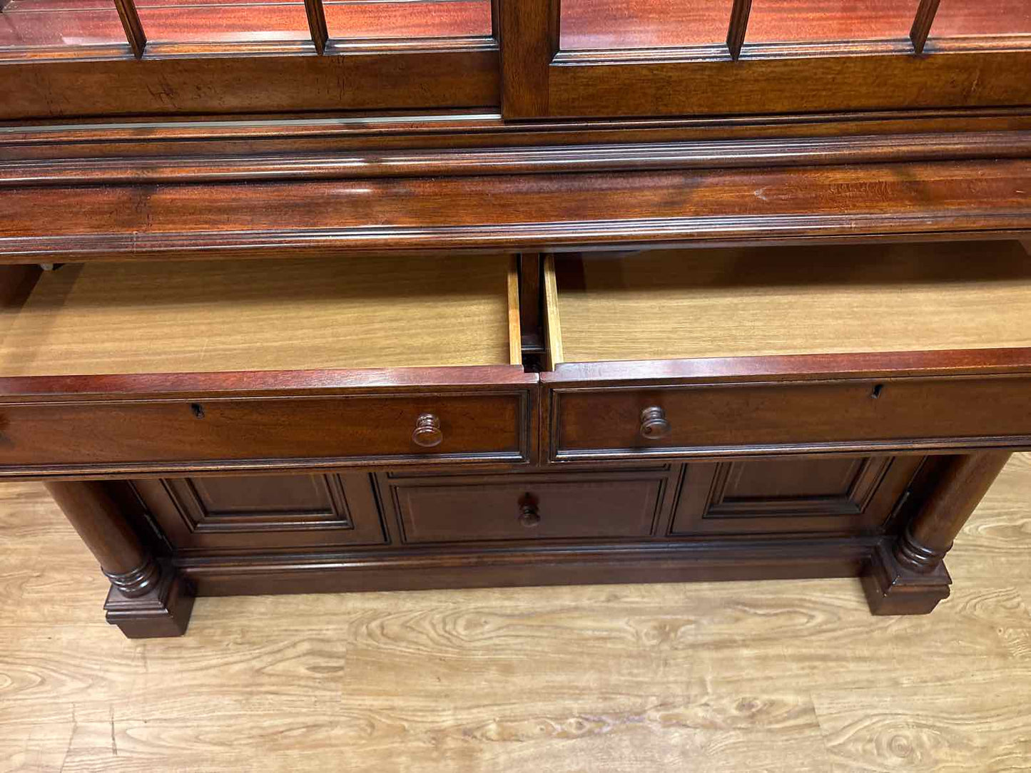 Thomasville 'Fredericksburg' Hutch