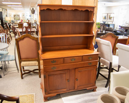 Rock Maple Colonial Hutch with Scallop Top