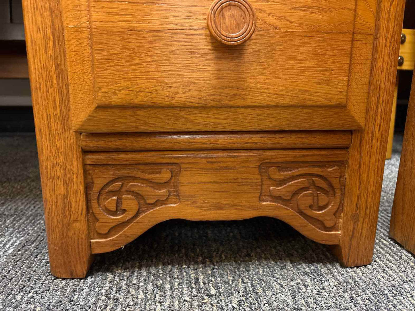 Cavred Oak Vanity with Stool
