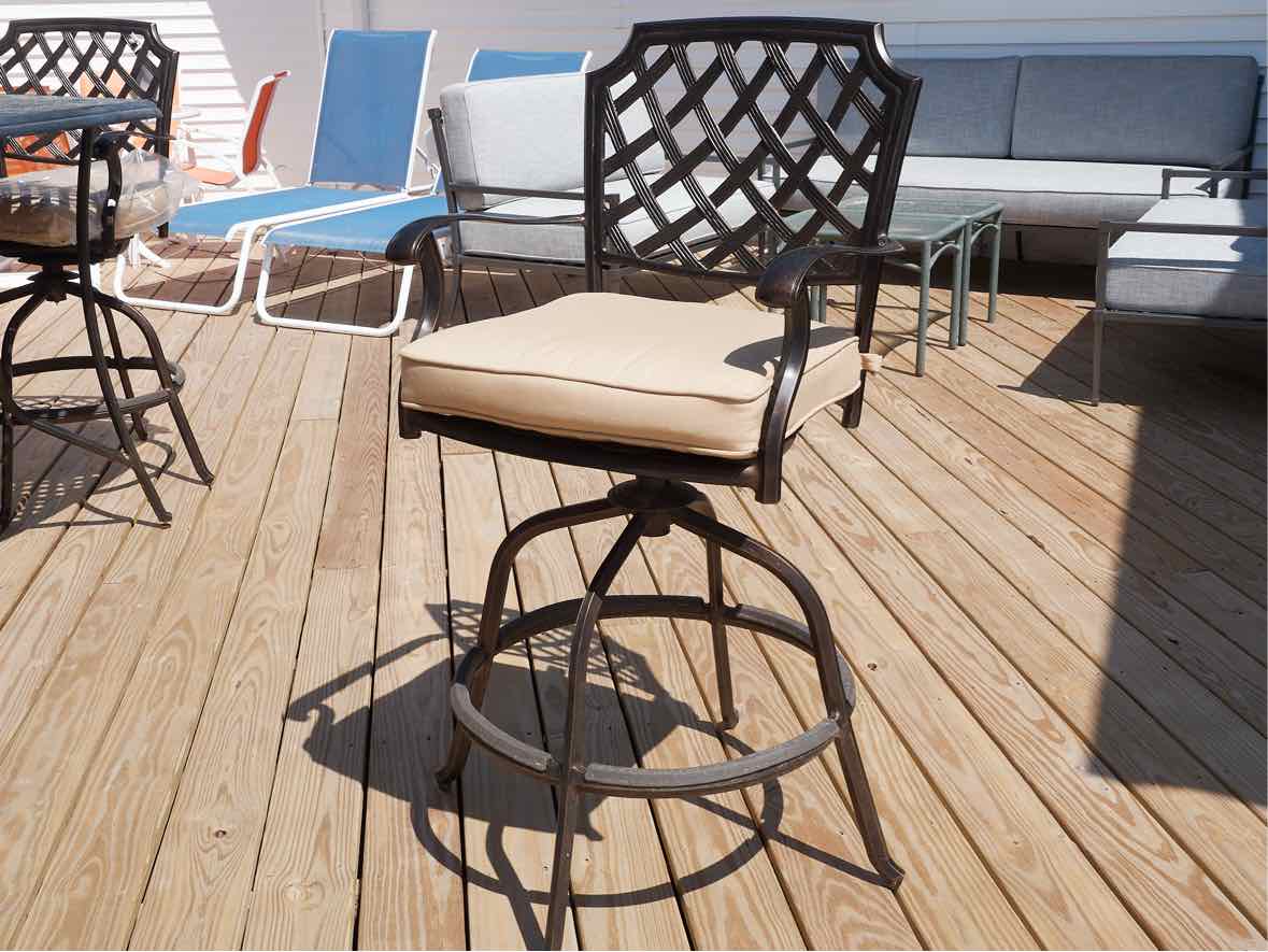 Black Basket Weave Top Metal Pub Outdoor Dining Set