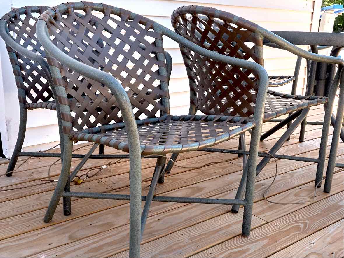 Brown Jordan Round 48"Round Table  & 6 ChairOutdoor Dining Set