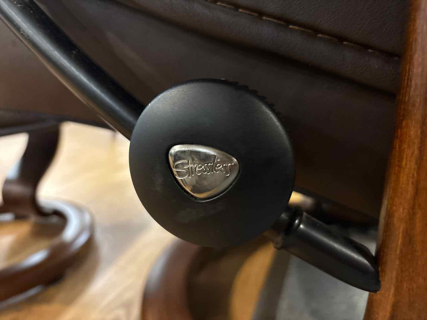 Ekornes Stressless 'Consul' Recliner w/ Ottoman