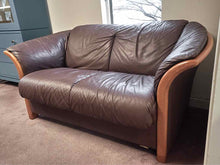 Ekornes Manhattan Loveseat in Chocolate Leather with Teak Wood Trim