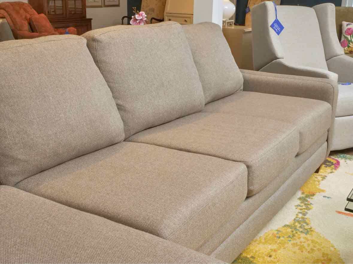 Bassett 'Carolina' 2 Piece Sectional with Chaise