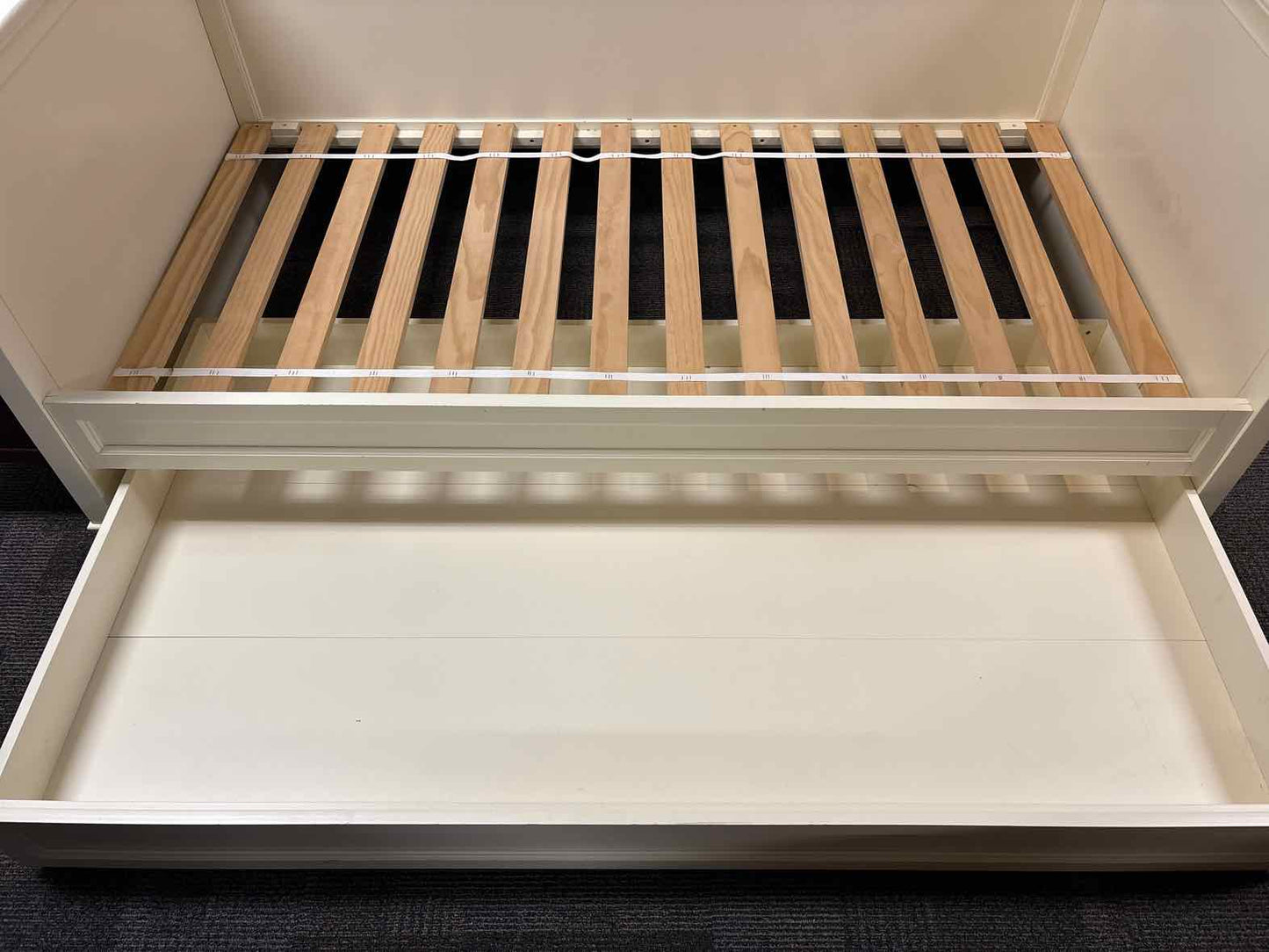 Pottery Barn Teen 'Display-It' Day Bed