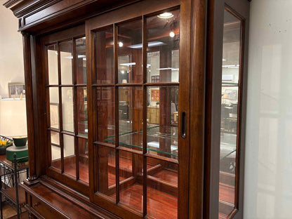 Thomasville 'Fredericksburg' Hutch