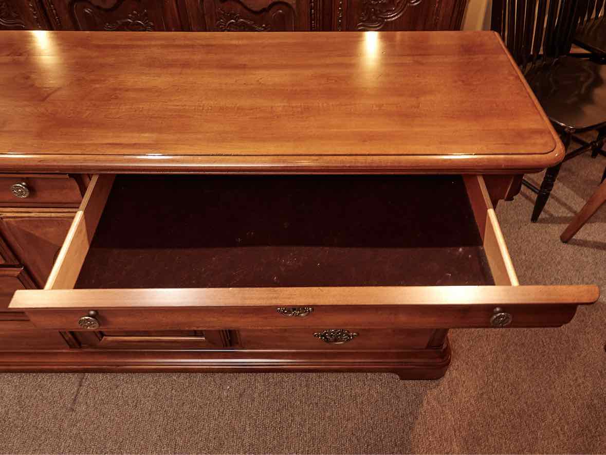 Kincaid Louis Phillip Style Nutmeg Finish 8 Drawer Dresser