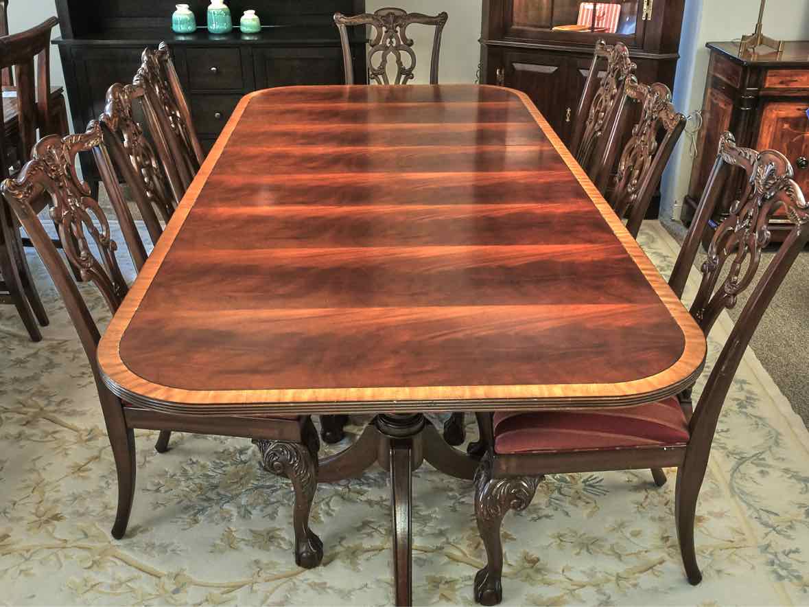 Ethan Allen Banded Mahogany Dining Table & Set of 8 Chairs