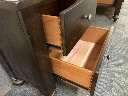 Liberty Furniture 2-drawer Nightstand