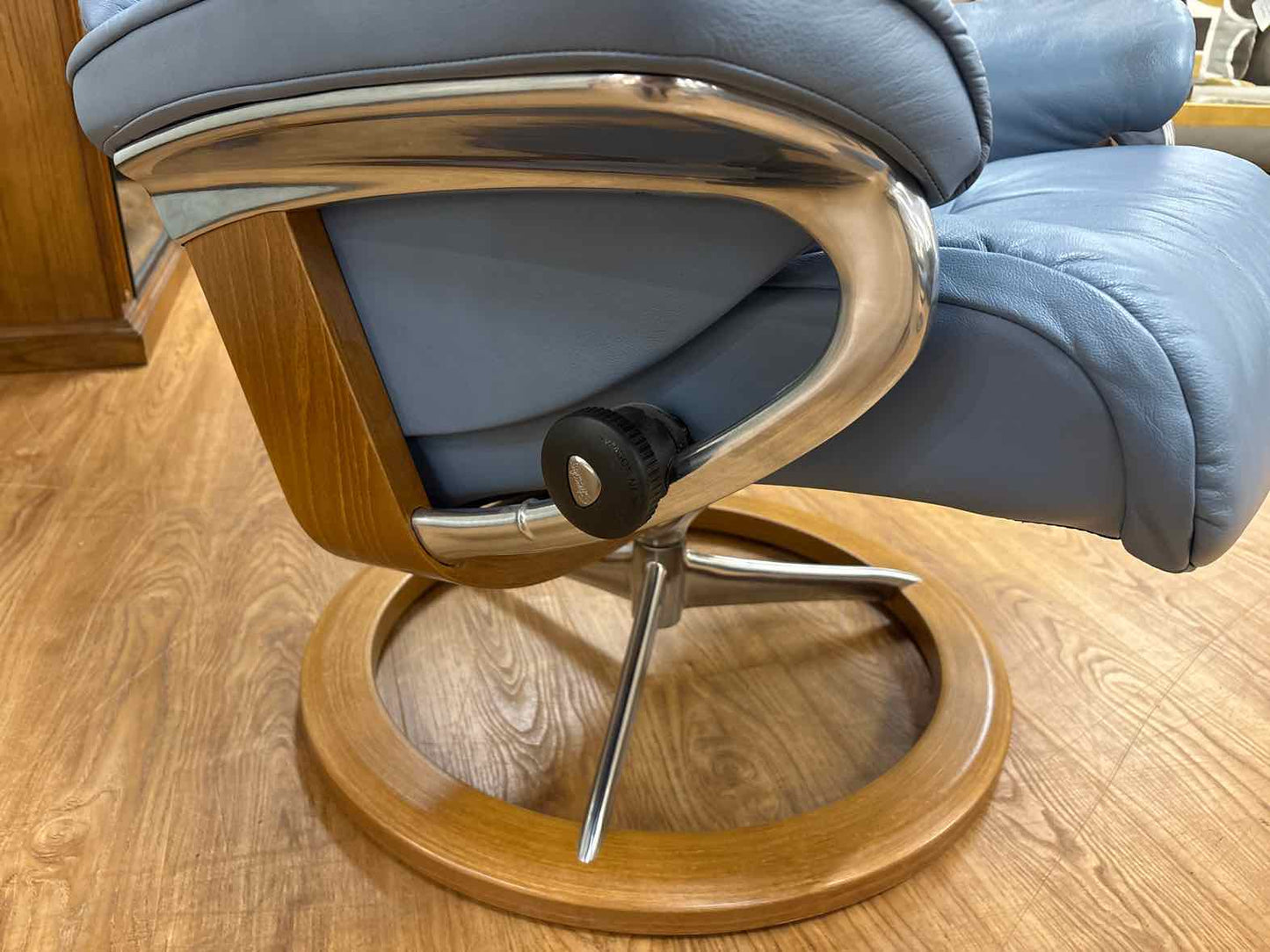 Ekornes Stressless 'Sunrise' Recliner & Ottoman