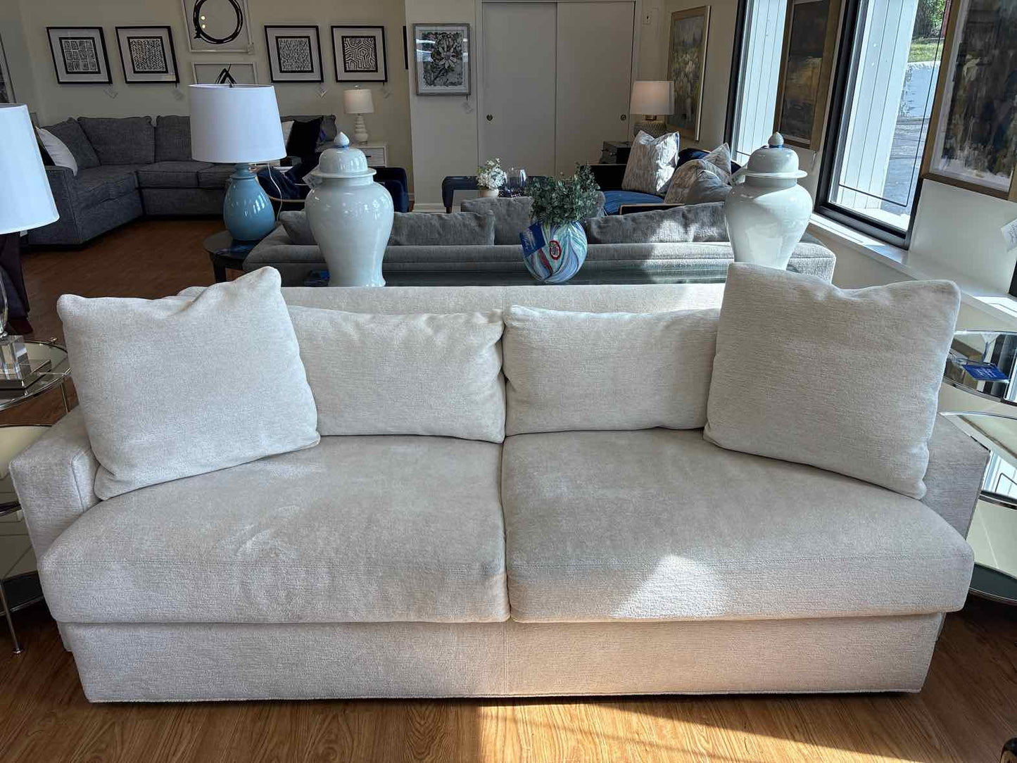 Kravet 'Derring' Sofa In Ivory