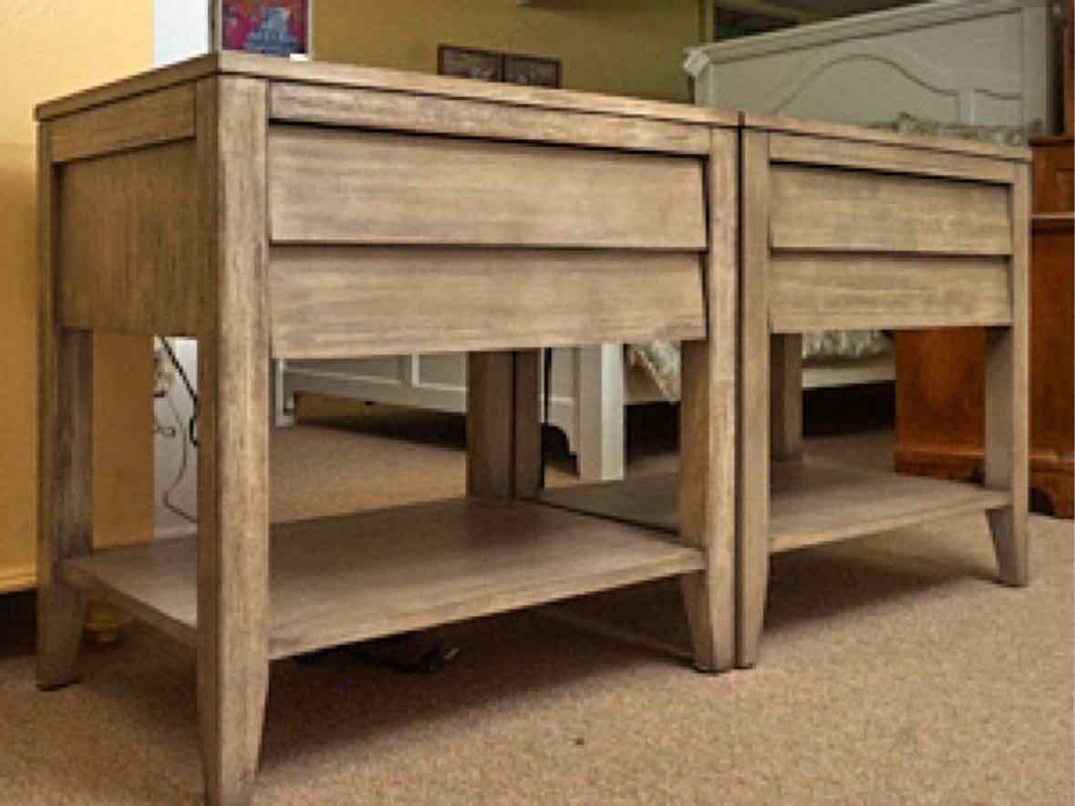 Adore Decor "Jolie' 3 Drawer White Finish Honeycomb Chest