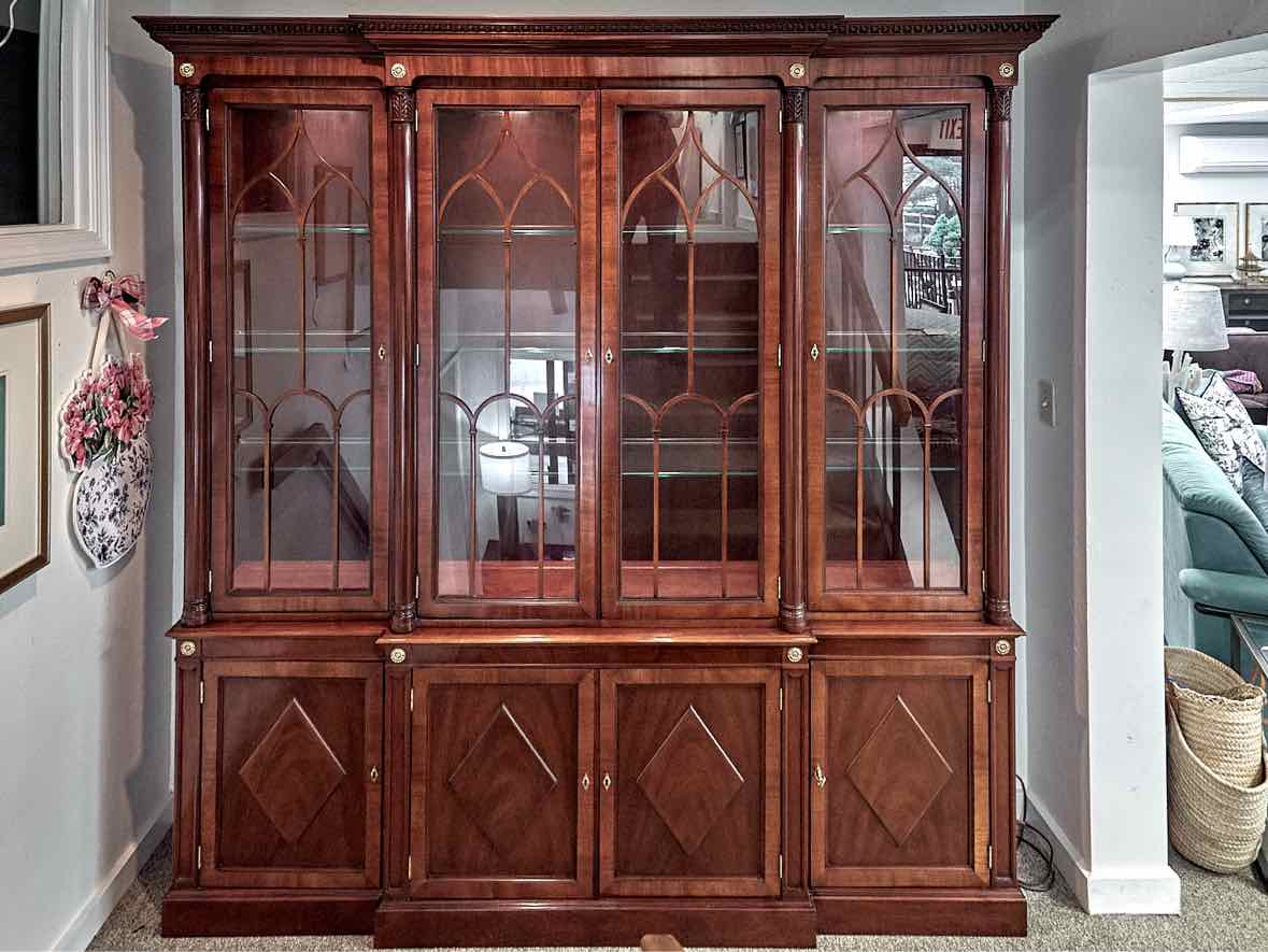 Kindel 'Kent' Mahogany Georgian Chippendale China Cabinet