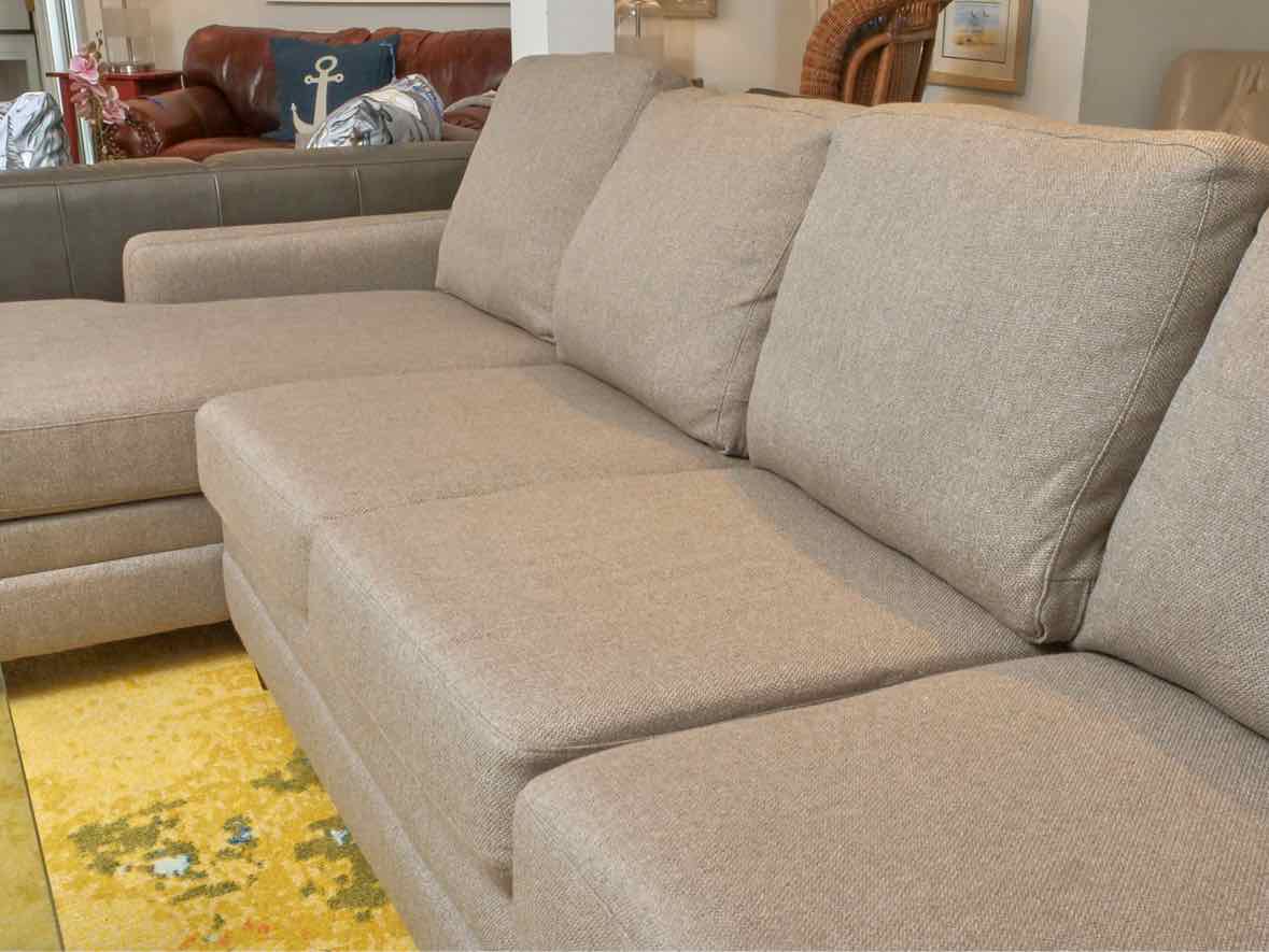 Bassett 'Carolina' 2 Piece Sectional with Chaise