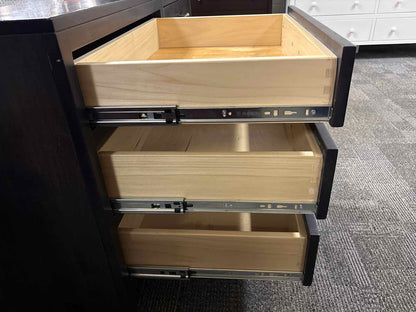Yutzy Wookworking Pair of 'Coronado' Nightstands