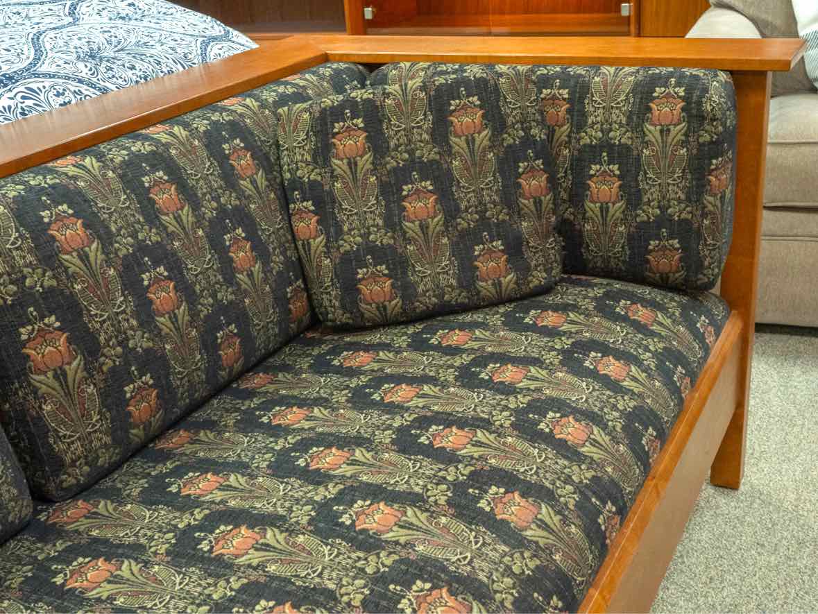 Stickley 'Prairie Spindle Settle' Sofa