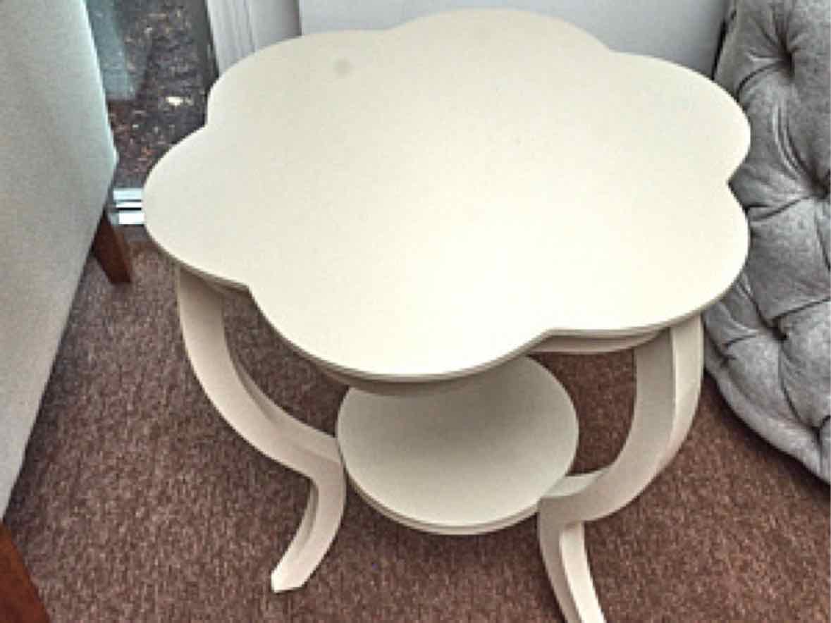Hammary Furniture  Flower Petal Shape Dove Gray Finish Accent Table