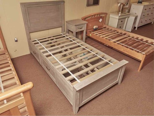 Pottery Barn 'Hampton' ' Finish 'Brushed Fog'  4 Drawer Storage Twin Bed