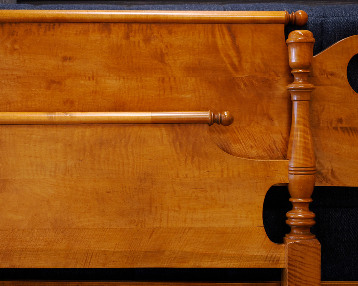 Acorn Post Curly Maple Full Bed