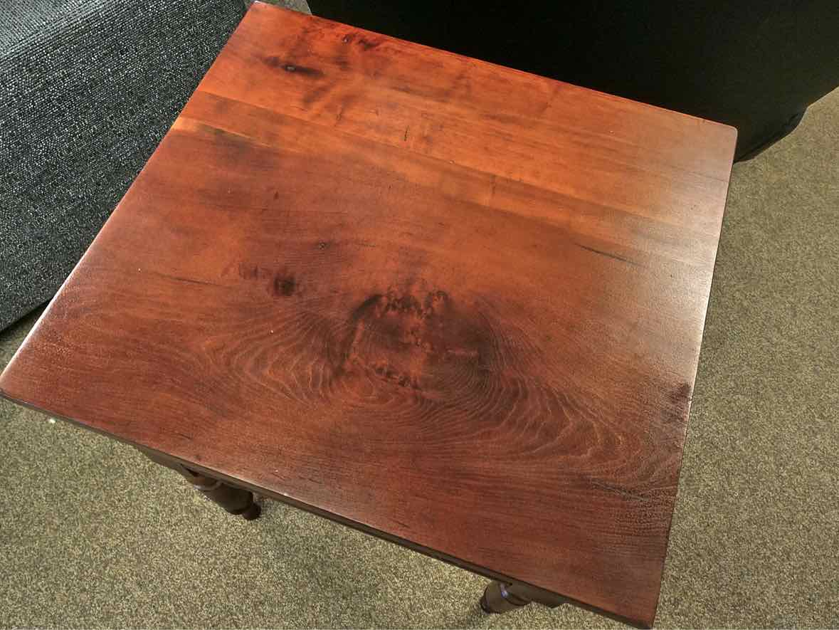 Antique Country Sheraton 2-Drawer Side Table in Cherry