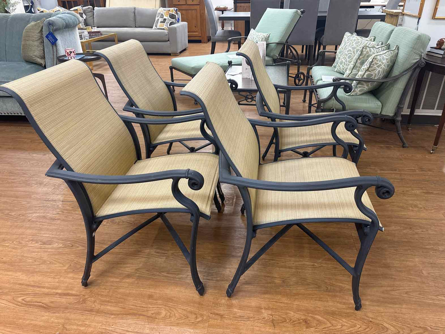 Brown Jordan Outdoor Dining Set