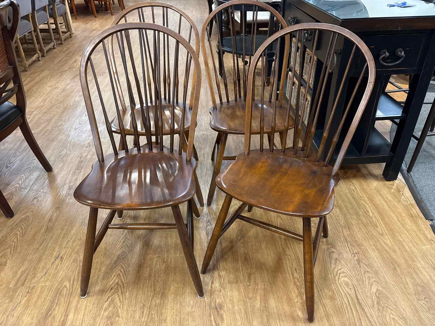 Asher Benjamin & Co. Set of 4 Windsor Dining Chairs