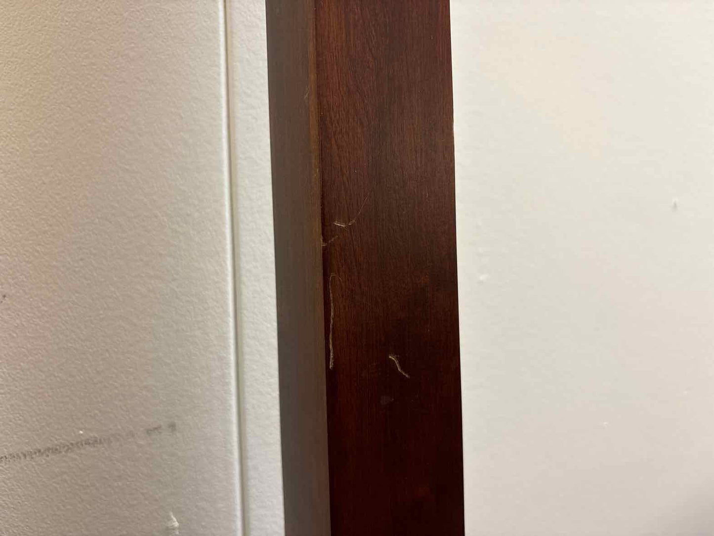 Kincaid Cherry Pencil Post Queen Bed