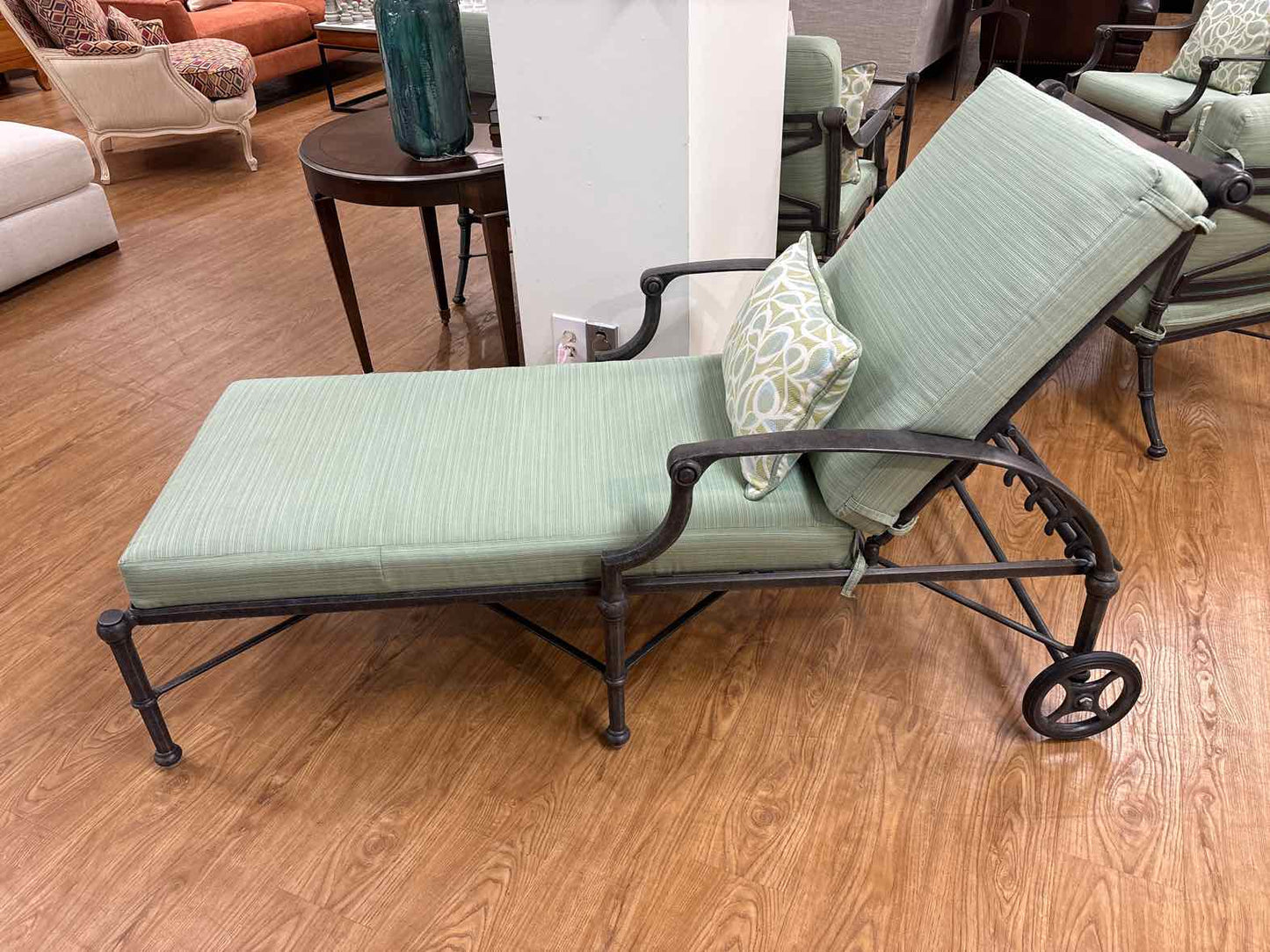 Woodard 'Delphi' Outdoor Chaise Lounger